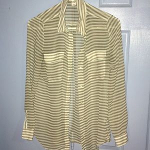 Old Navy button down shirt! 🔥🔥